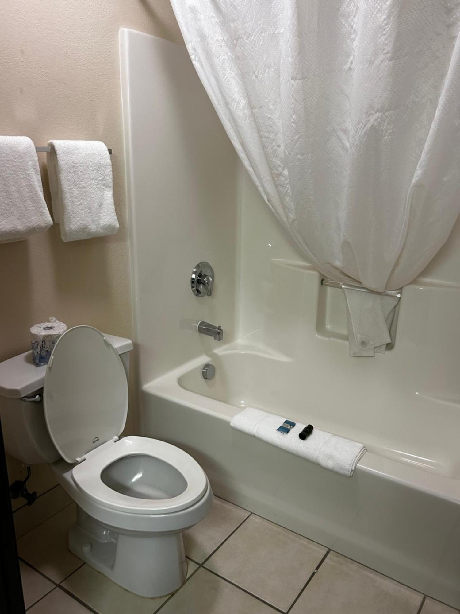 Ameristay Inn & Suites Waverly Kültér fotó